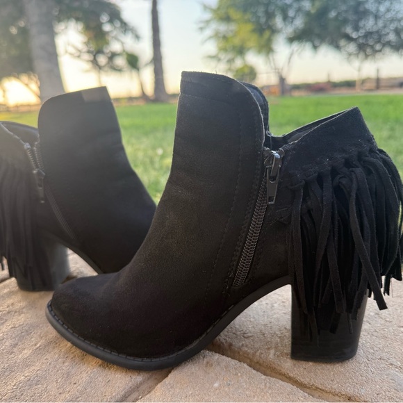 Wild Diva Black Ankle Booties with Fringe - Picture 2 of 5